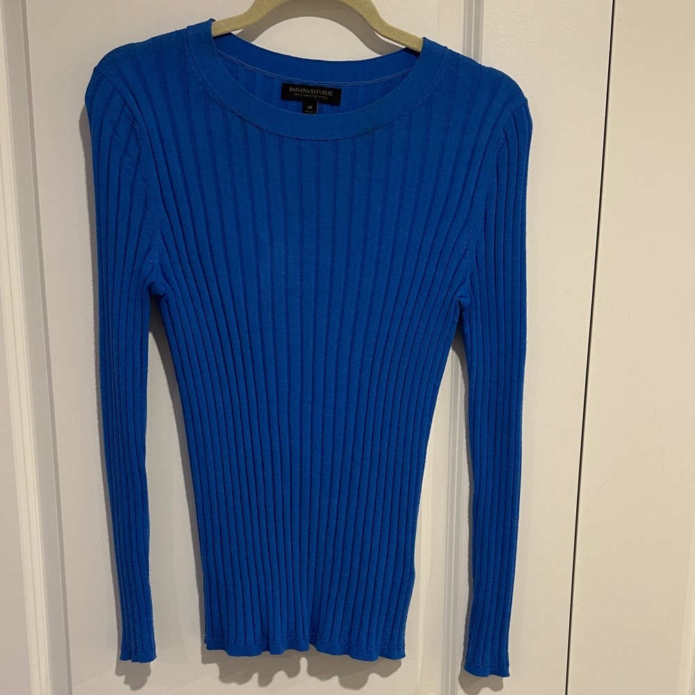 Banana Republic Merino Wool Vibrant Blue Ribbed Knit Top size M